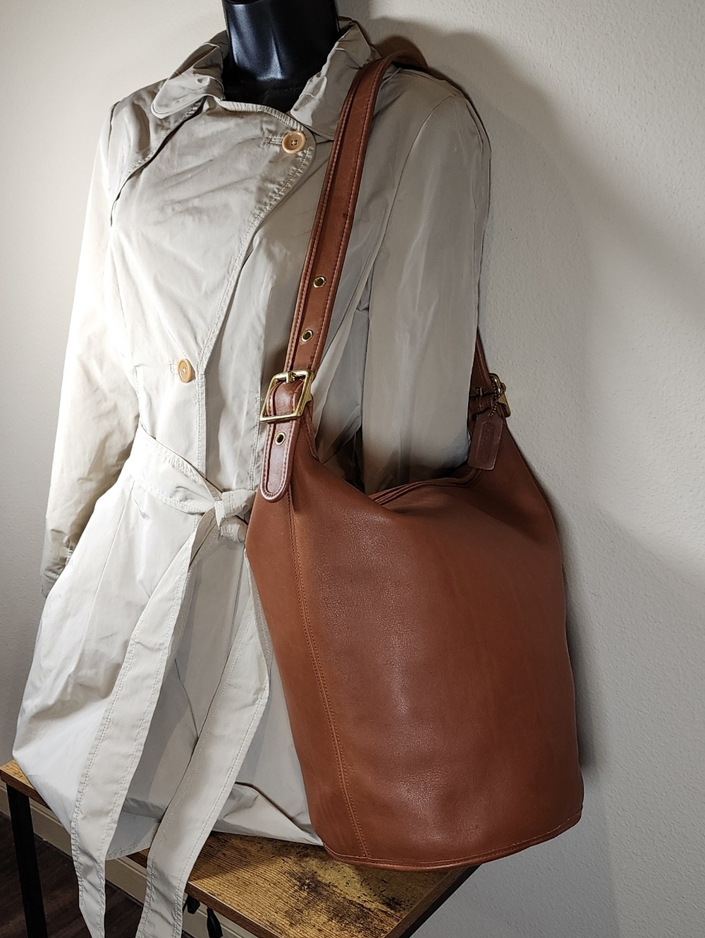 Vintage Coach British Tan Duffle Sac #9085 - Picture 3 of 14